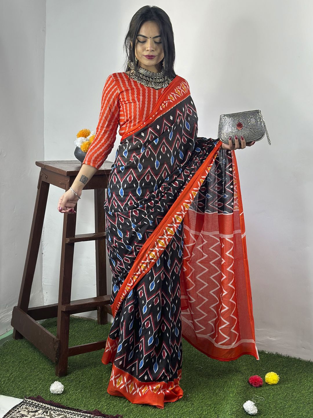 

Mitera Ikat Saree, Black