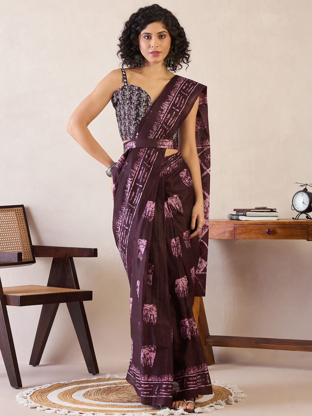 

Anouk Rustic Ready to Wear Bagru Saree, Burgundy