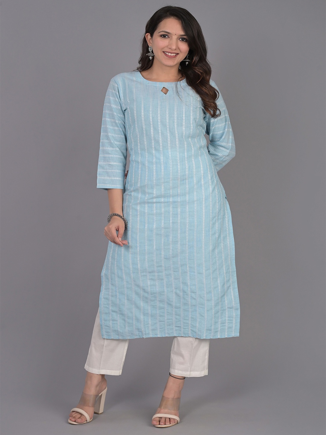 

The Hope Floral Embroidered Cotton Round Neck Straight Kurta, Blue
