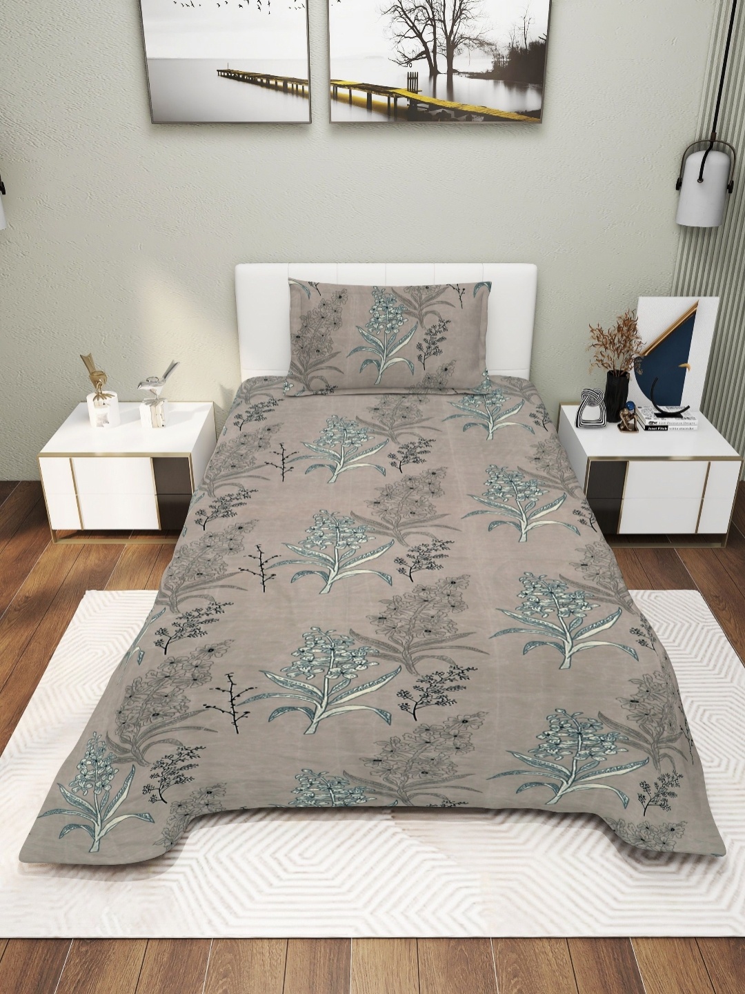 

EXFAB Brown & Black Printed Cotton 240 TC Fitted Single Bedsheet Set 1.52 m x 2.28 m