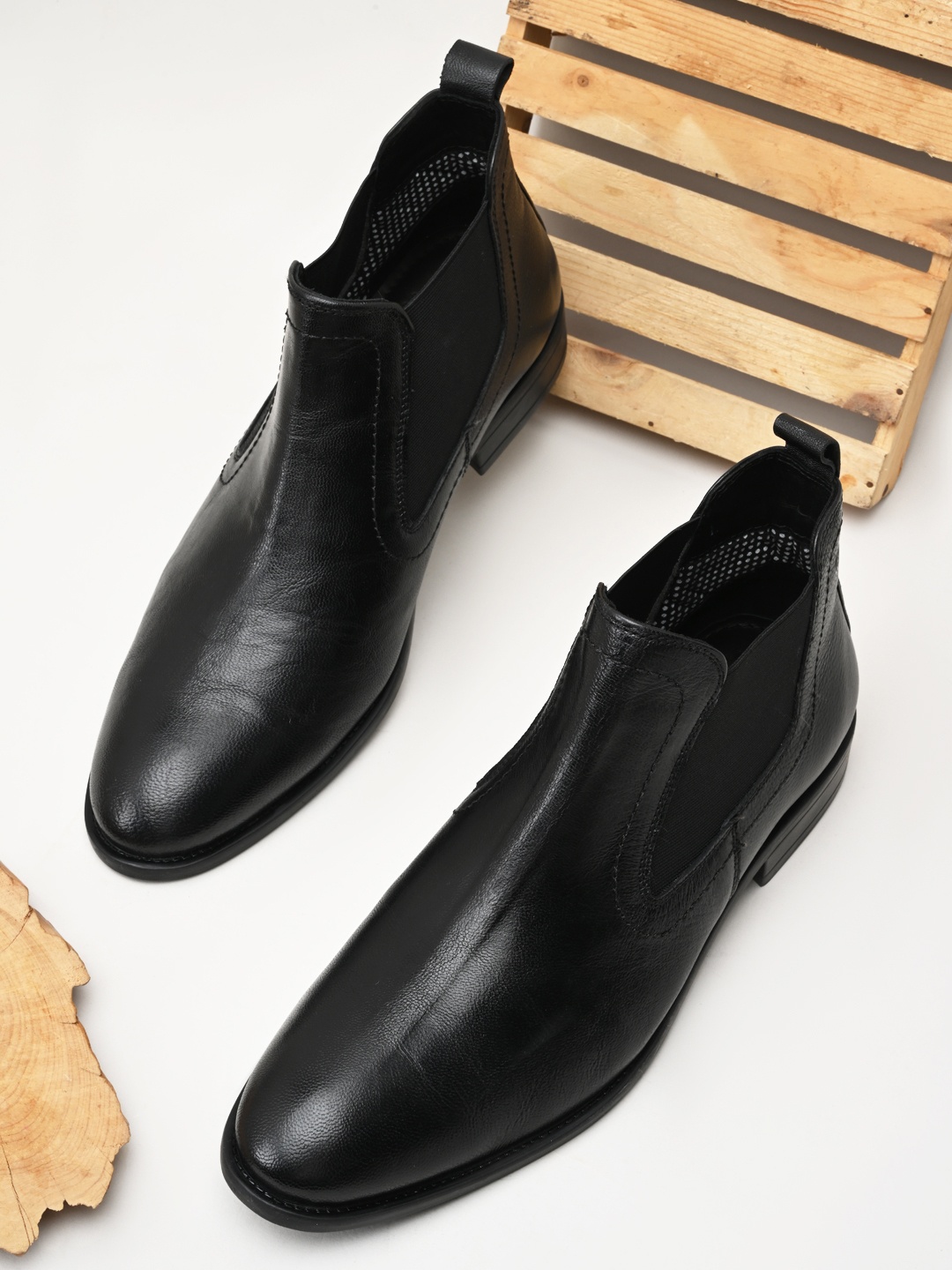 

Regal Round Toe ChelseaBoots, Black
