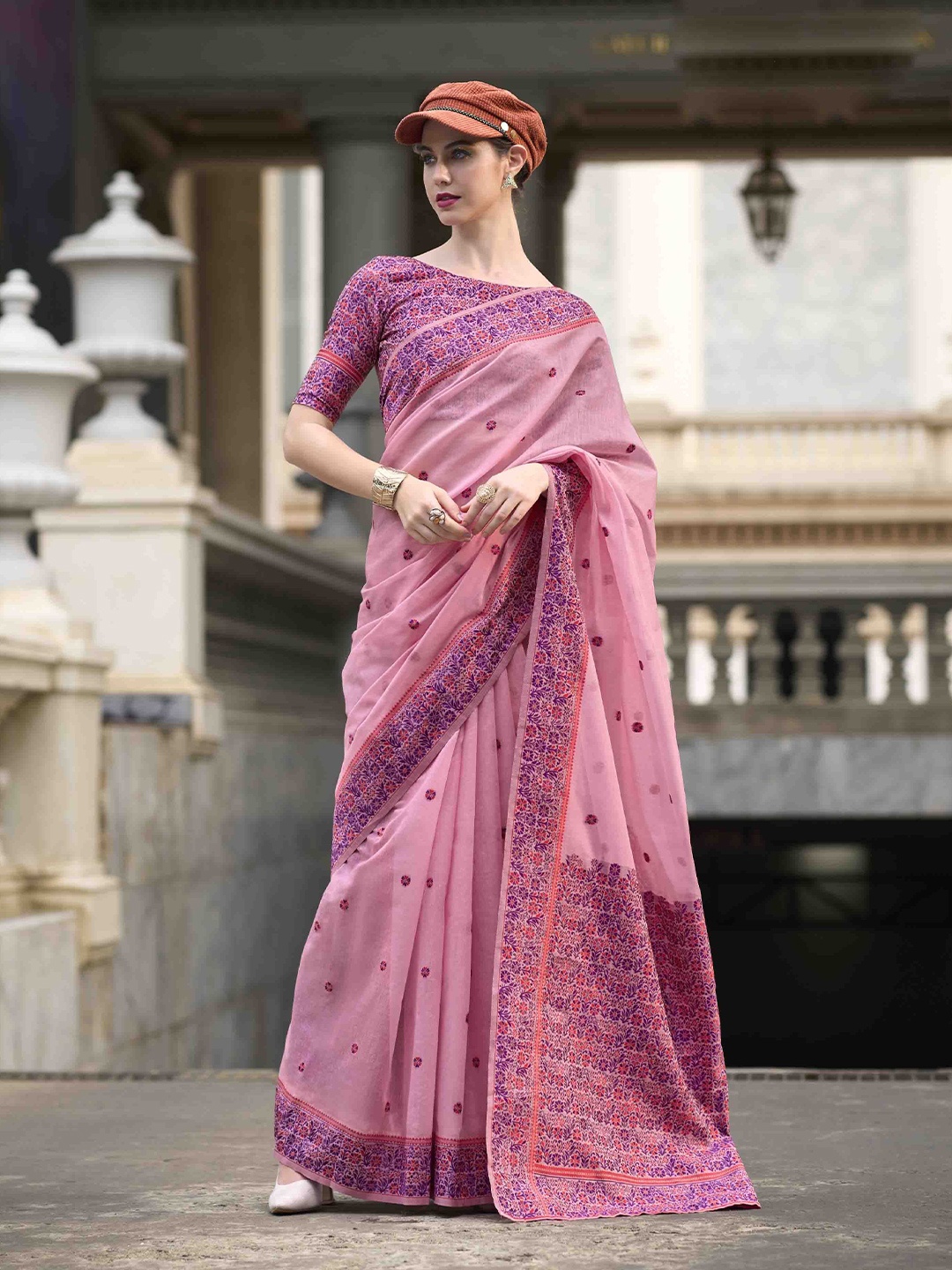

Blissta Woven Design Zari Linen Blend Handloom Saree, Pink