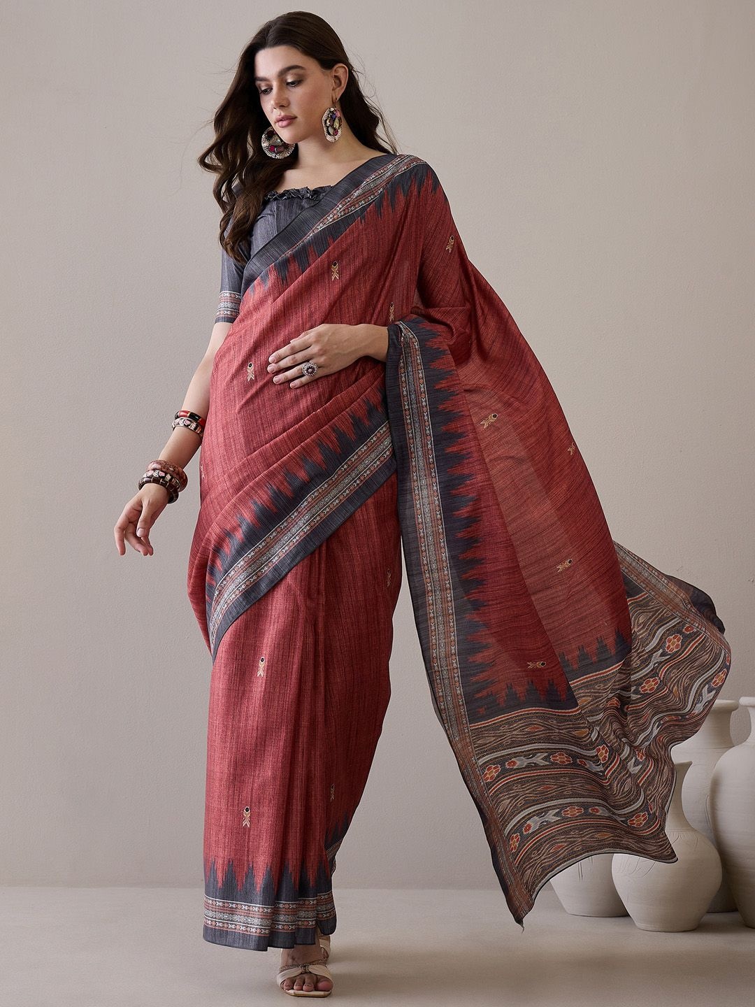 

Mitera Woven Design Silk Blend Bagru Saree, Brown