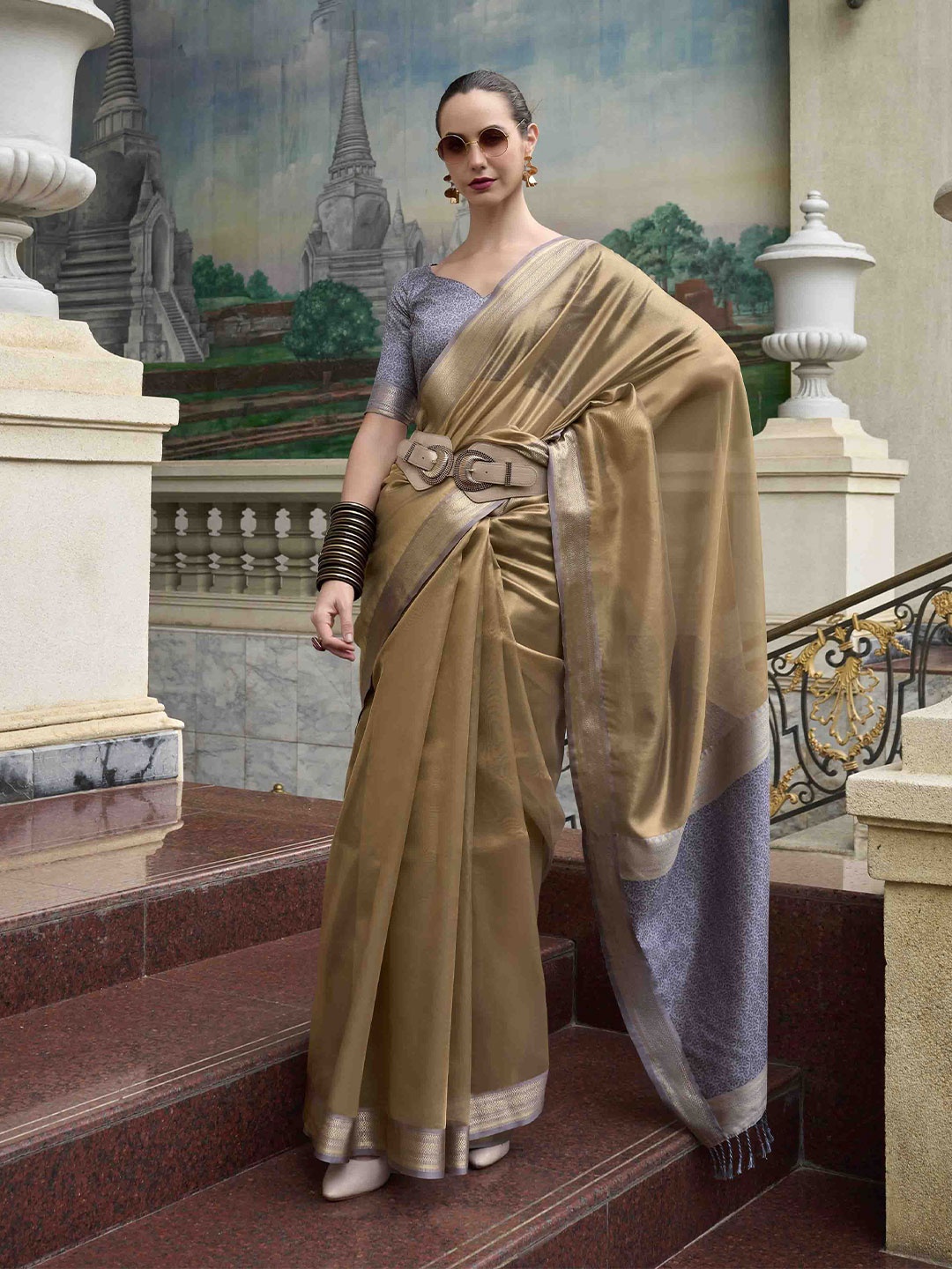 

Blissta Woven Design Zari Linen Blend Handloom Saree, Khaki
