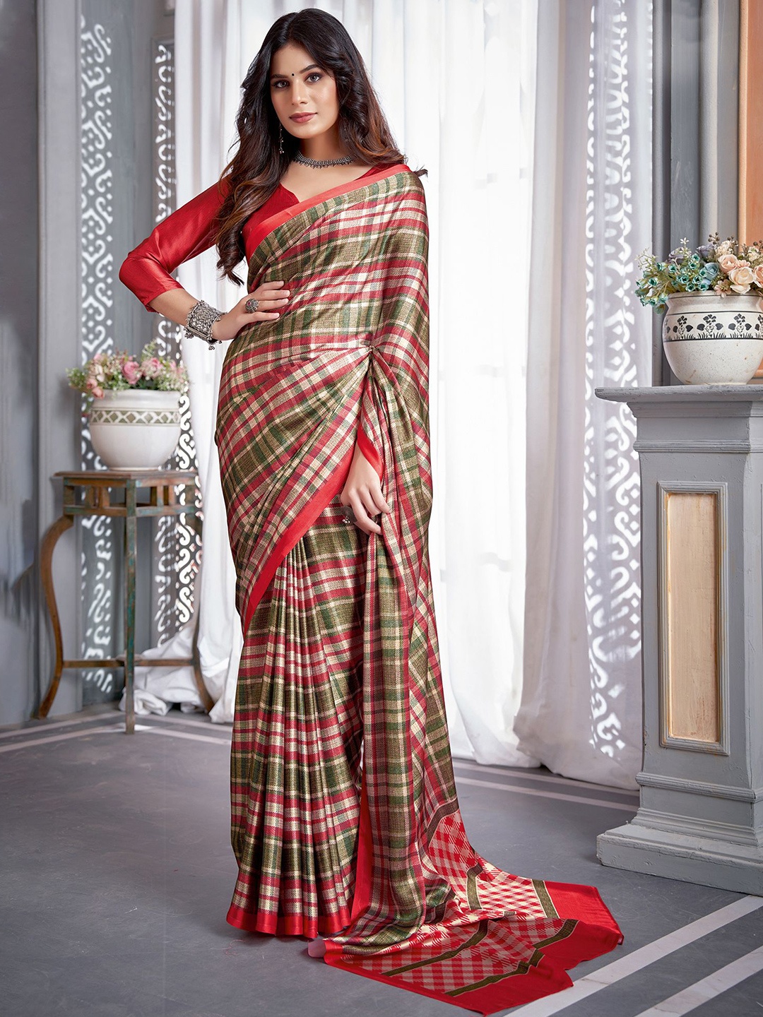 

Mitera Checked Poly Crepe Block Print Saree, Olive