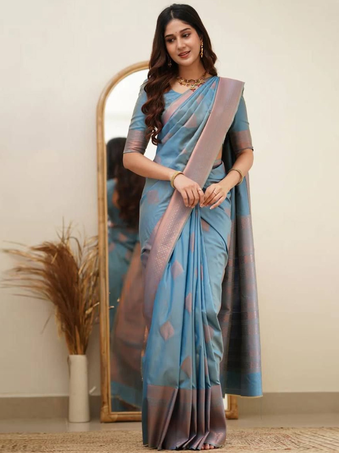 

ZIBLON Woven Design Zari Silk Blend Kanjeevaram Saree, Blue
