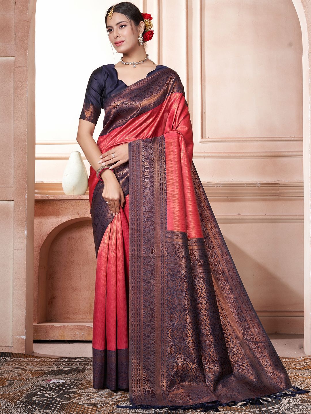 

DIVASTRI Woven Design Zari Silk Blend Kanjeevaram Saree, Pink
