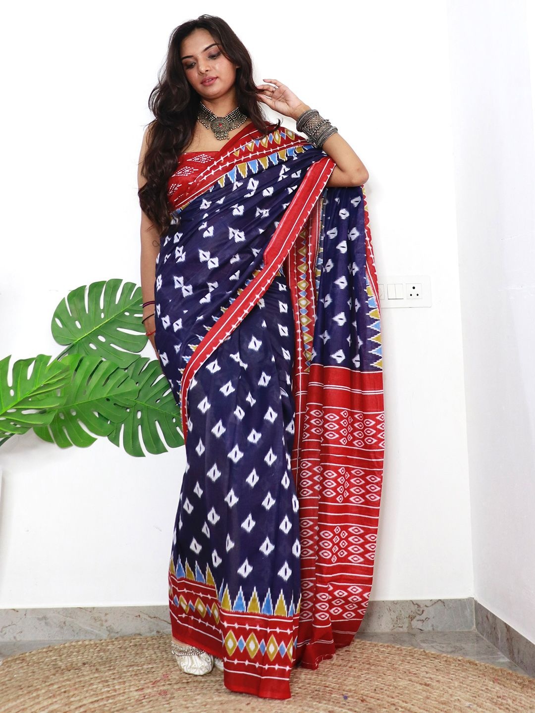 

Mitera Bagh Bagh Saree, Navy blue