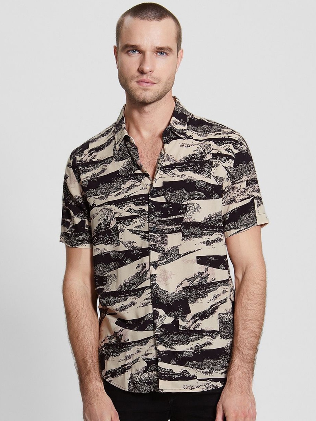 

GUESS Men Slim Fit Opaque Printed Casual Shirt, Multi