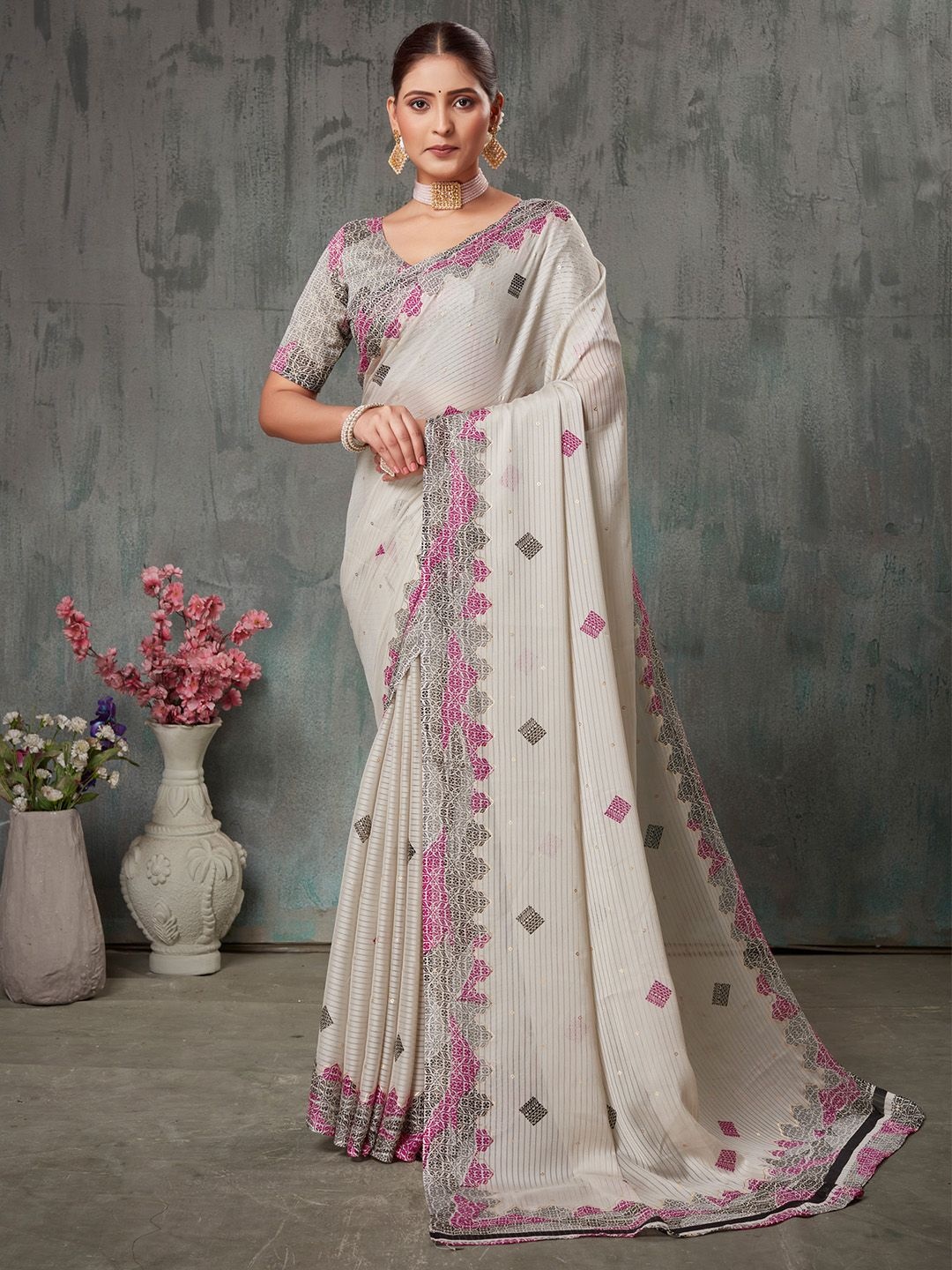 

Mitera Striped Poly Chiffon Block Print Saree, Off white