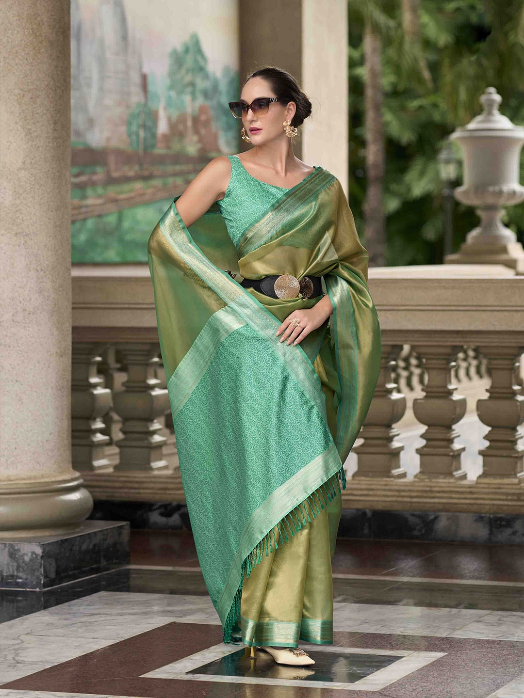 

KIMISHA Woven Design Zari Linen Blend Saree, Green