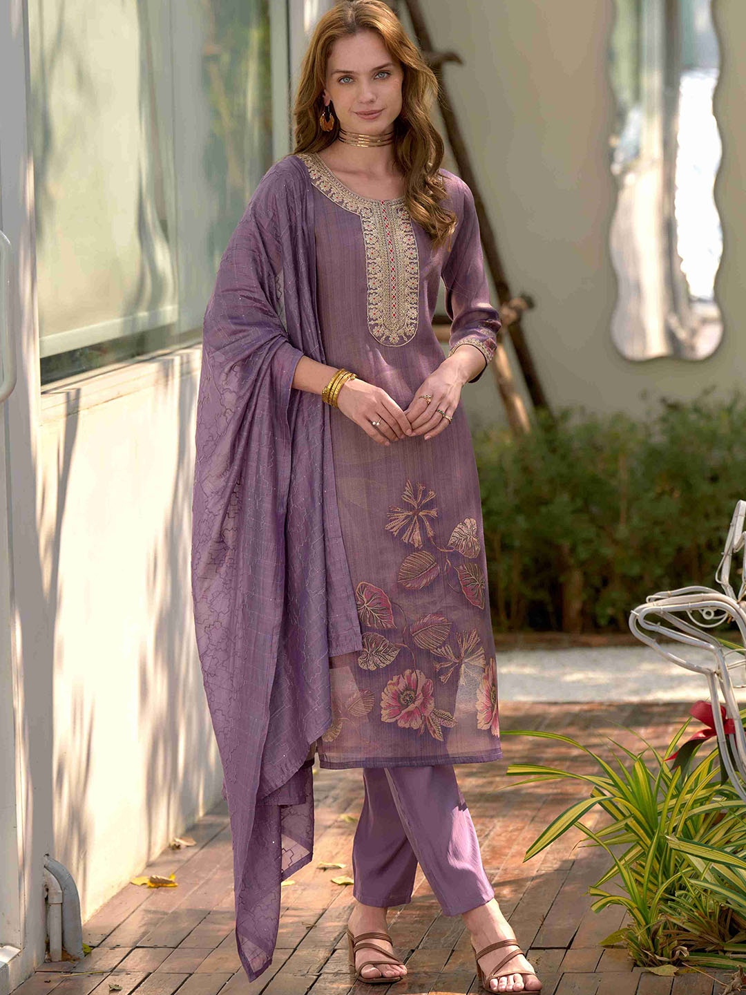 

MOJILAA Women Floral Embroidered Regular Sequinned Kurta with Trousers & With Dupatta, Purple