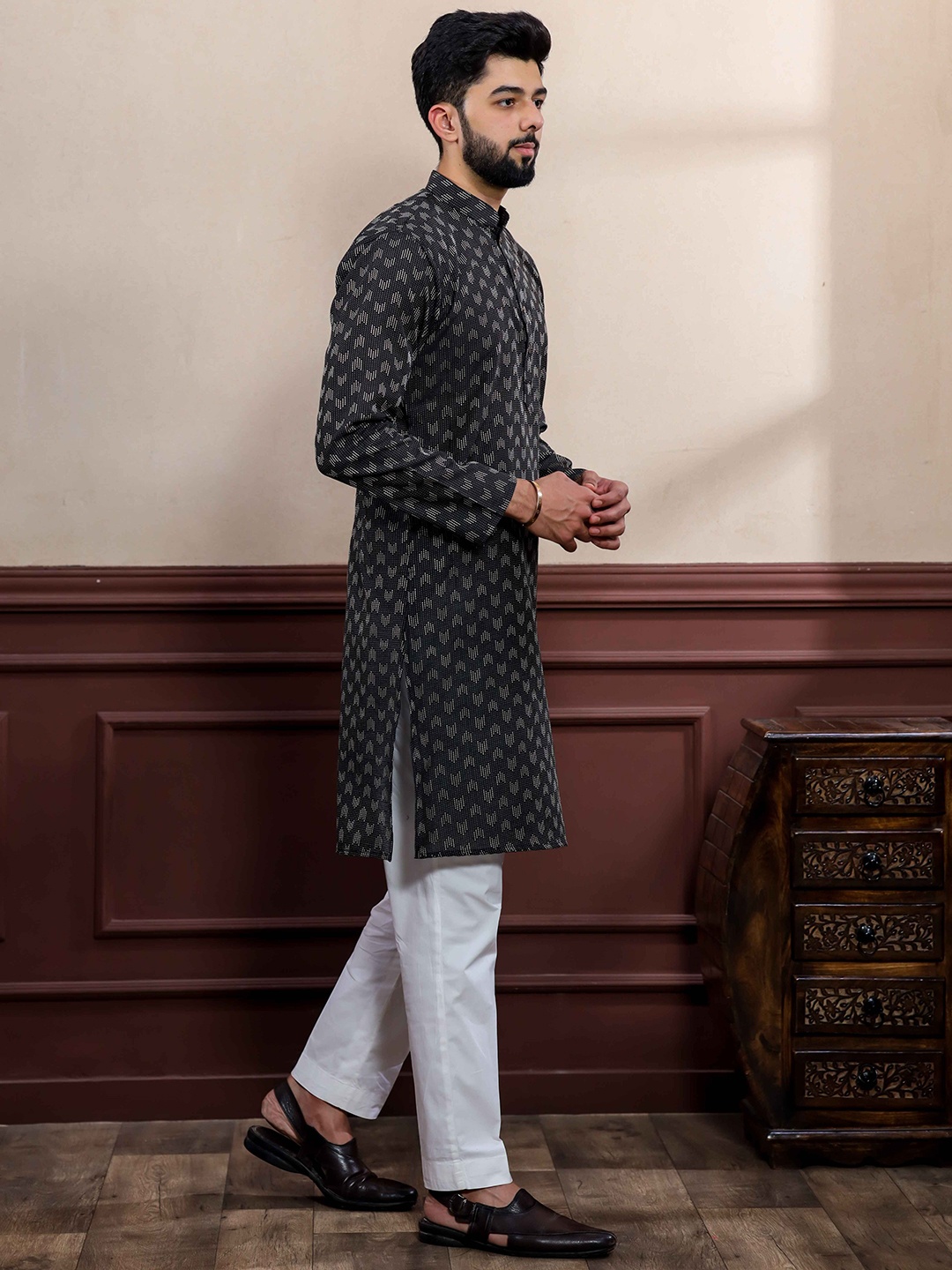 

Koshin Woven Design Mandarin Collar Cotton Straight Kurta, Black