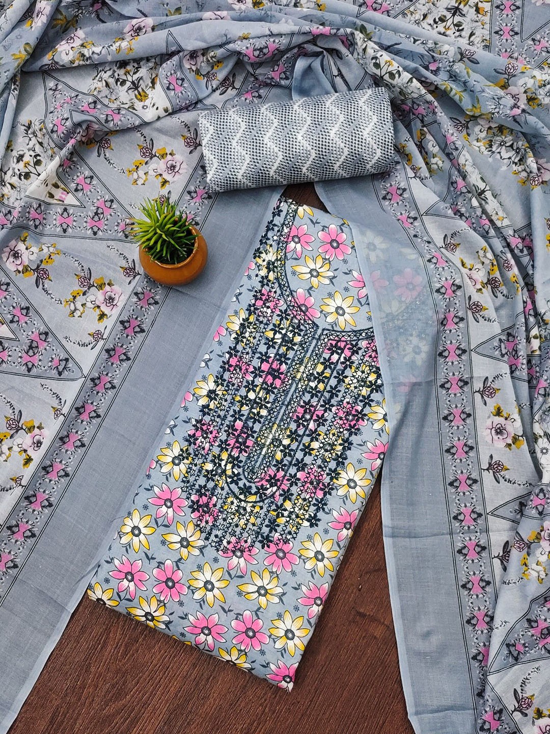 

Rangtulika Ethnics Printed Unstitched Dress Material, Grey