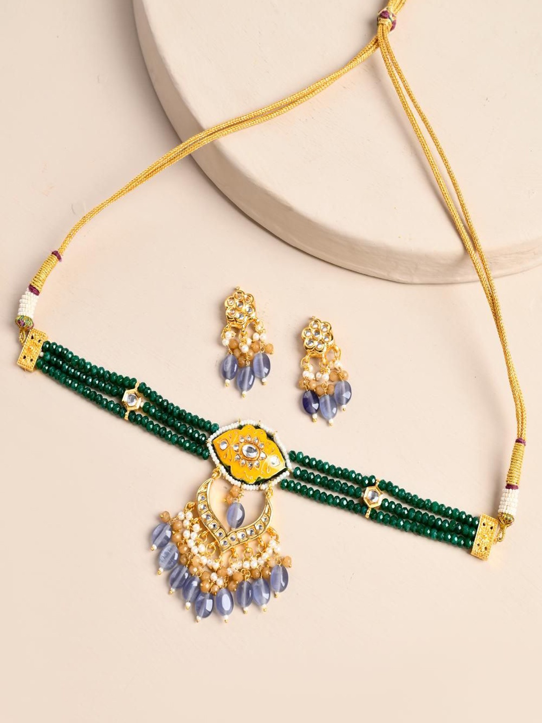 

STYYO Gold-Plated Kundan Stones Studded And Pearls Beaded Jewellery Set, Green