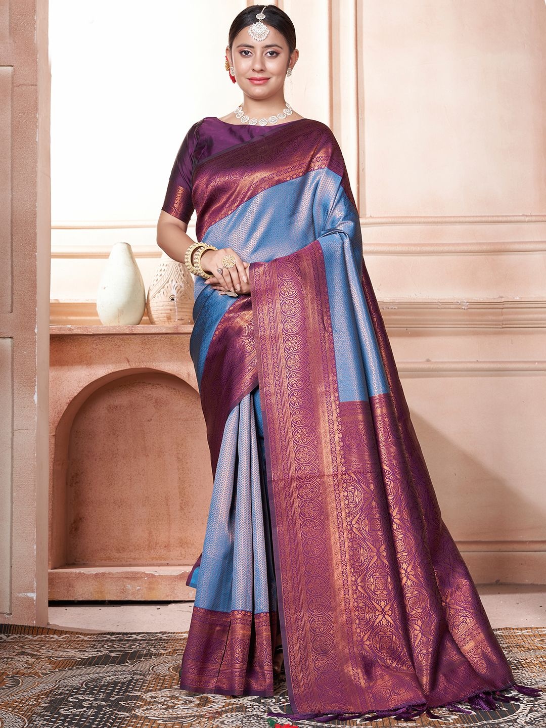 

DIVASTRI Woven Design Zari Silk Blend Kanjeevaram Saree, Blue