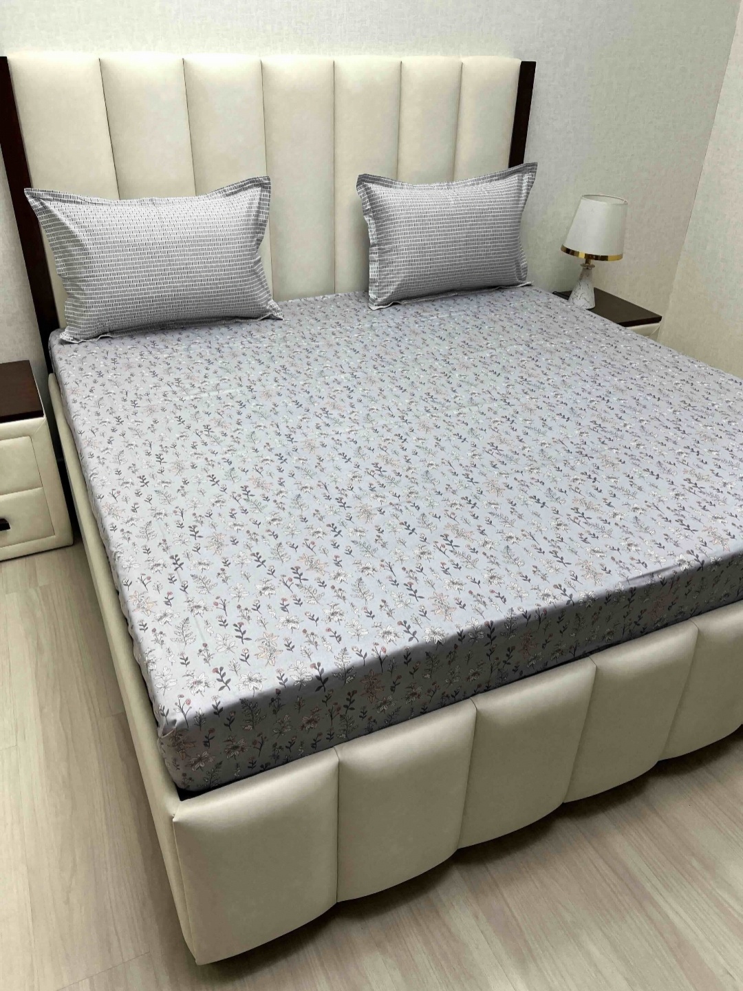 

Pure Decor Lifestyle Grey Printed 330 TC Pure Cotton King Bedsheet Set 2.74 m x 2.74 m