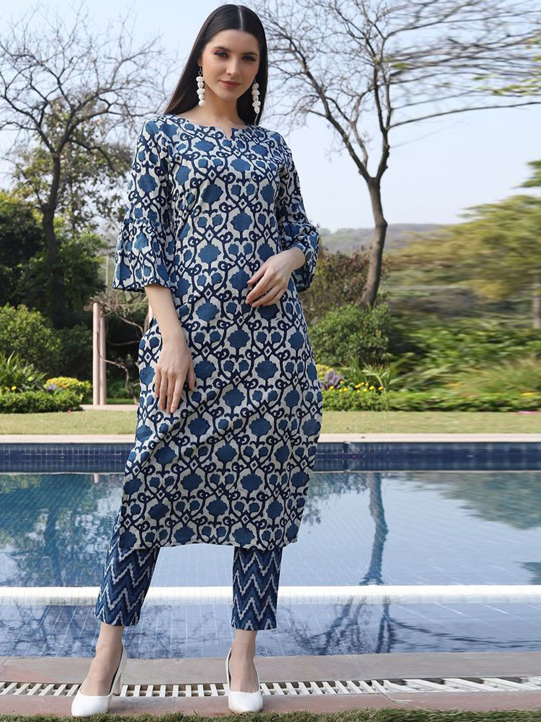 

KALINI Women Ethnic Motifs Printed Regular Kurta with Trousers, Blue