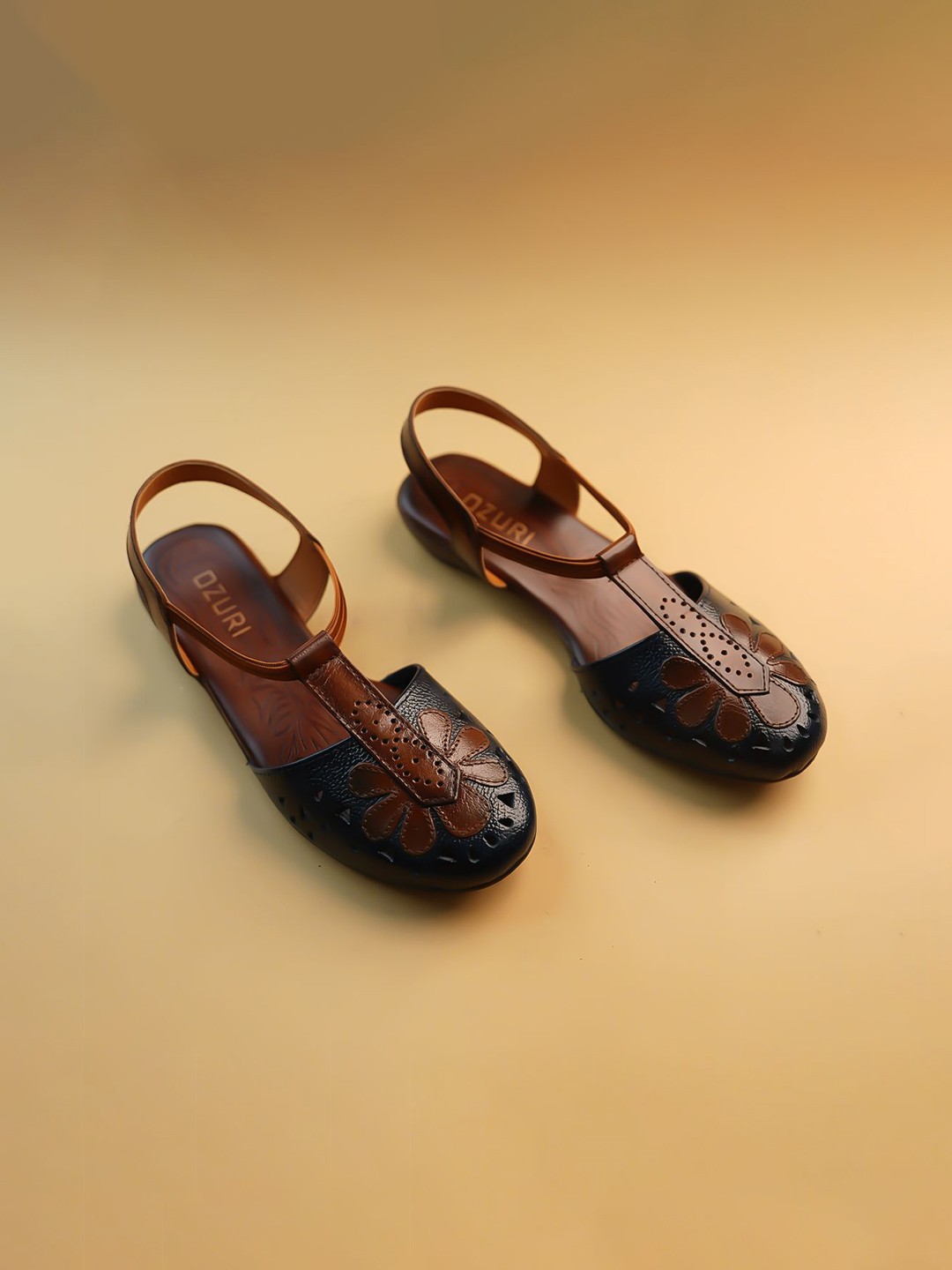 

Ozuri Women Textured Mules Flats, Navy blue