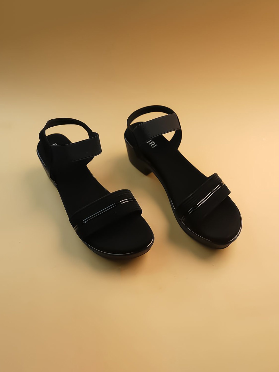 

Ozuri Party Block Sandals with Bows, Black