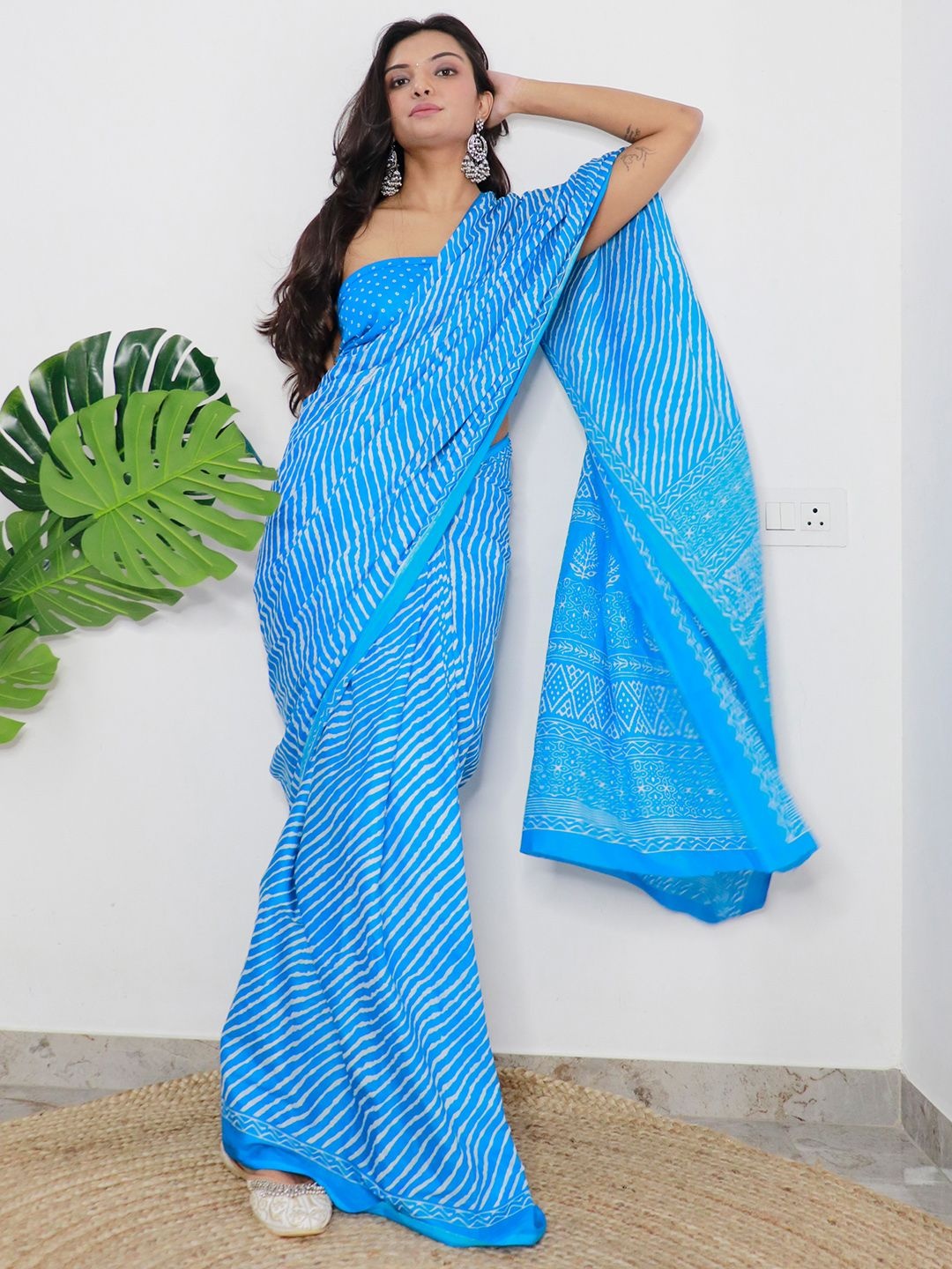 

Mitera Striped Leheriya Saree, Blue