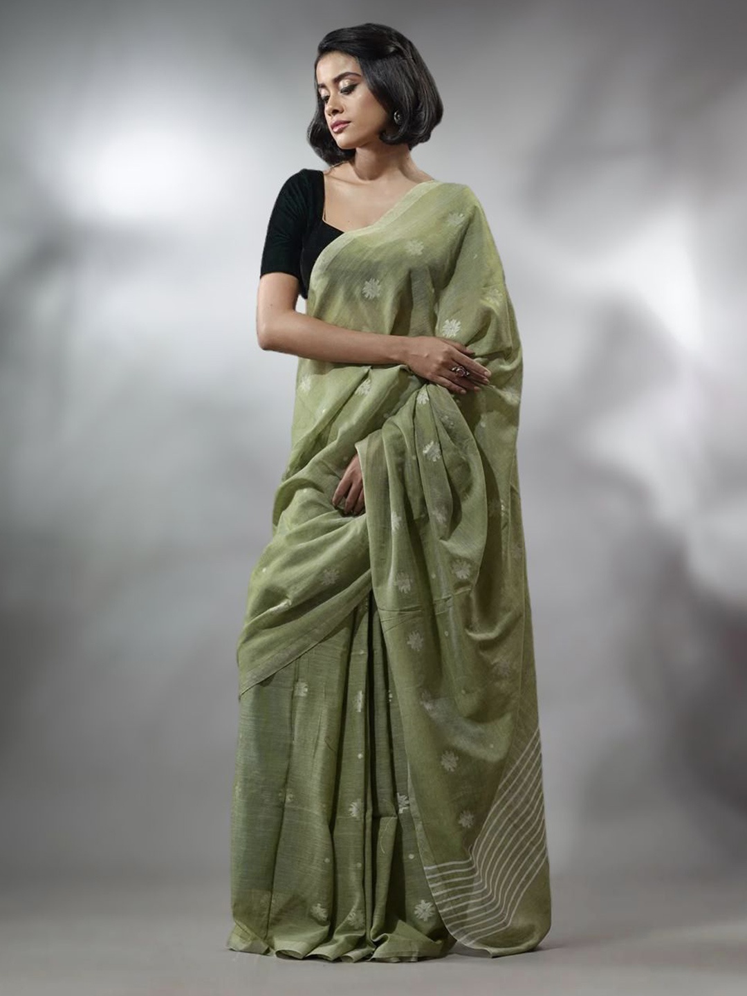 

Ruuprekha Floral Pure Cotton Khadi Saree, Olive