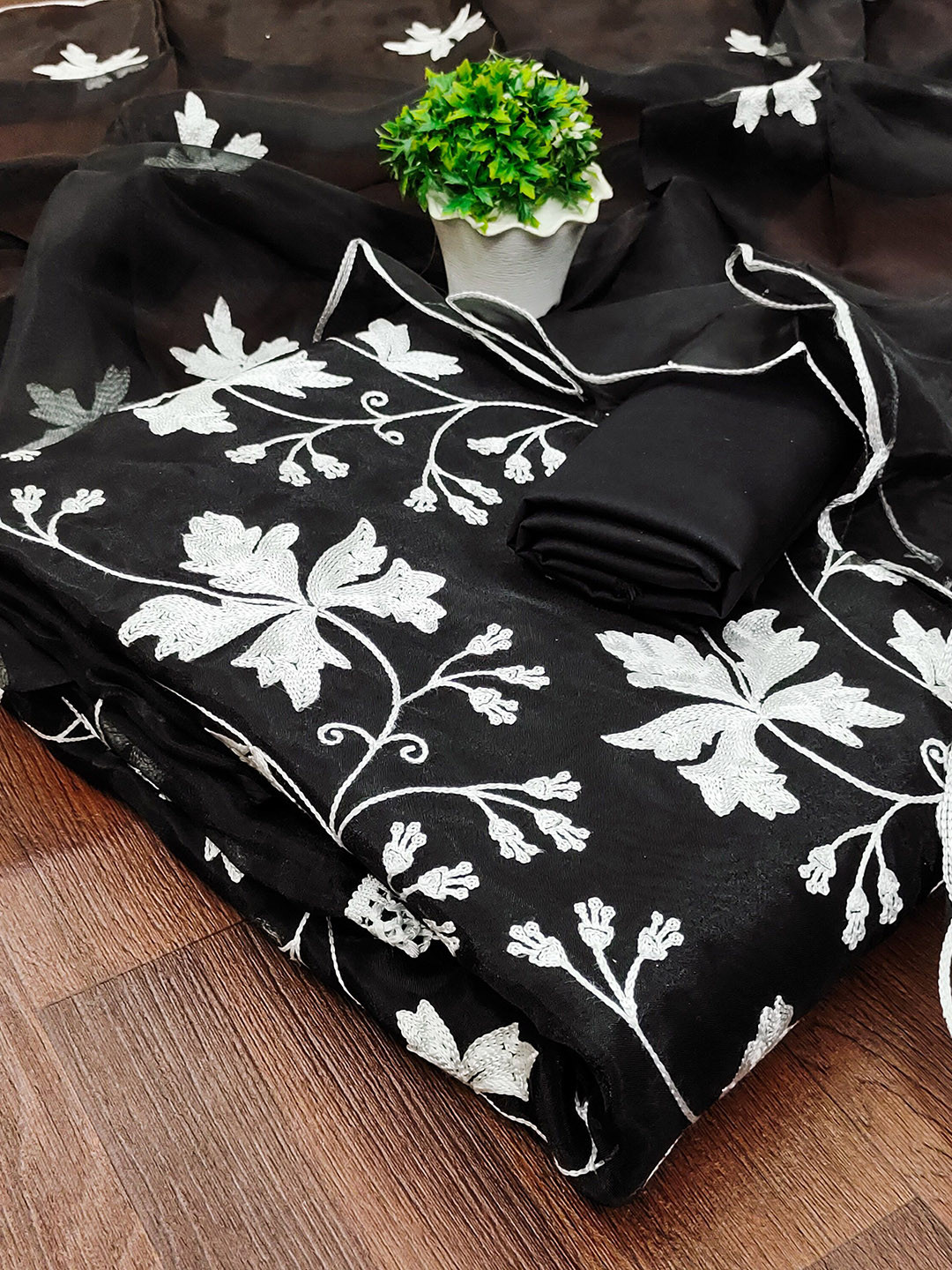 

SAINOOR Floral Embroidered Organza Unstitched Dress Material, Black