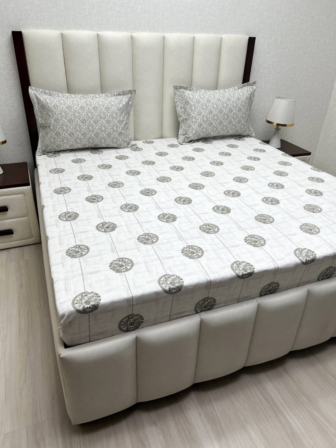 

Pure Decor Lifestyle Green Floral Printed Cotton 240 TC King Bedsheet Set 2.74m X 2.74m, White