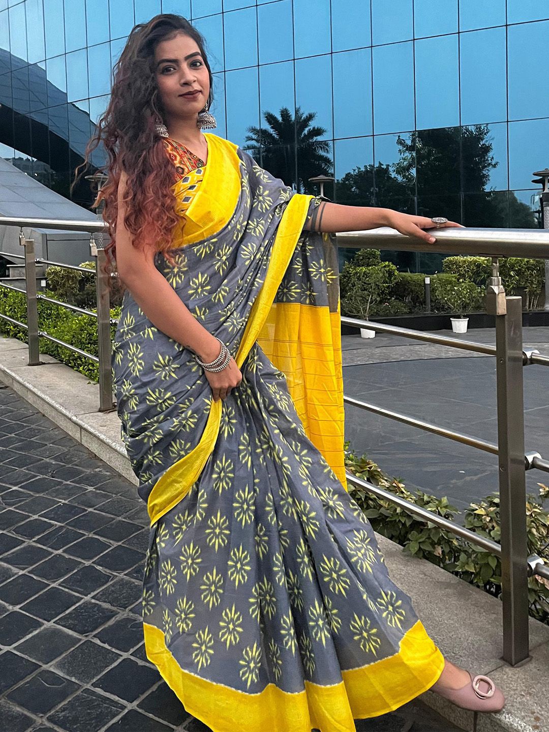 

Mitera Ethnic Motifs Bagh Saree, Grey