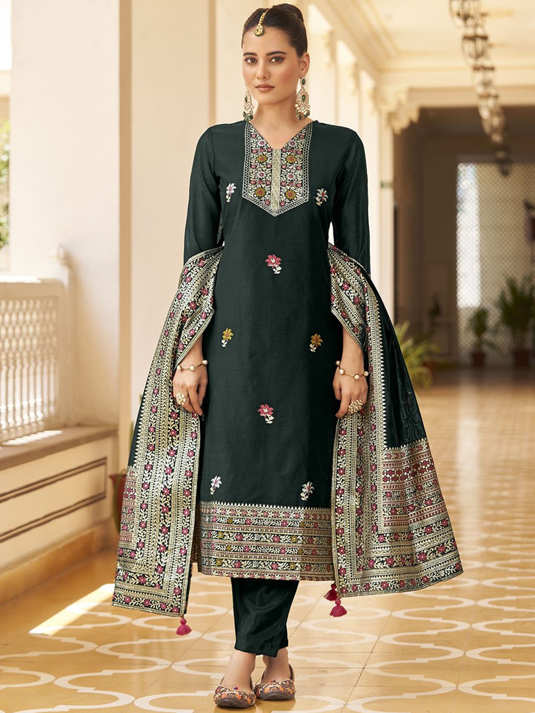 

KALINI Women Floral Regular Kurta with Trousers & With Dupatta, Green