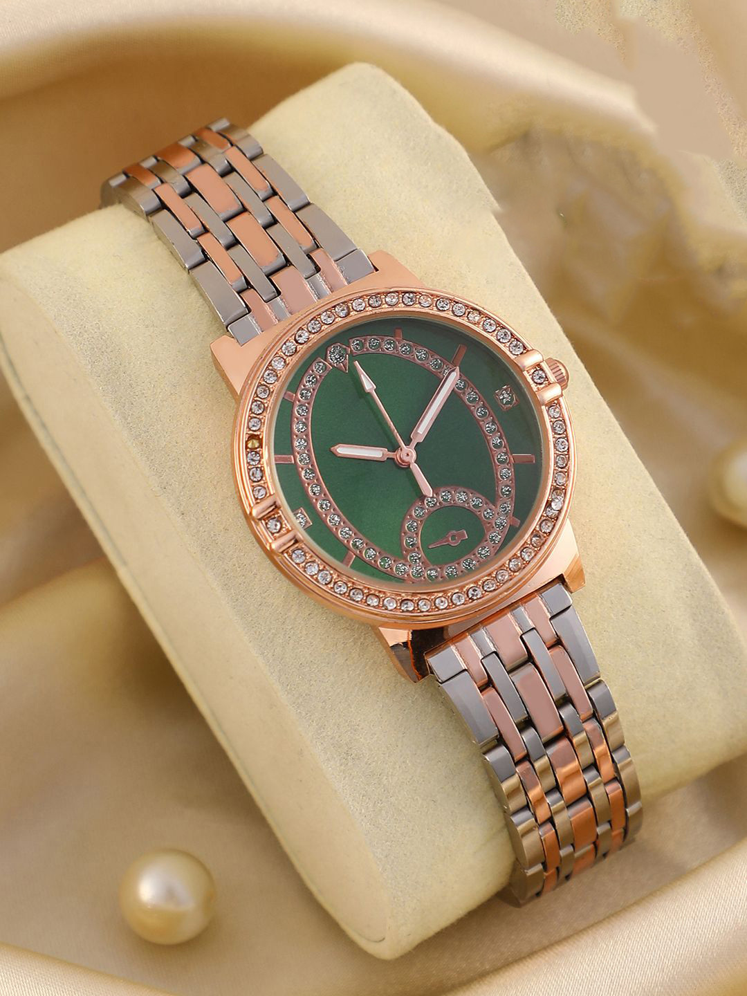 

HAUTE SAUCE by Campus Sutra Women The Vloce Round Watch - Emerald Green SS25_HSWC1418
