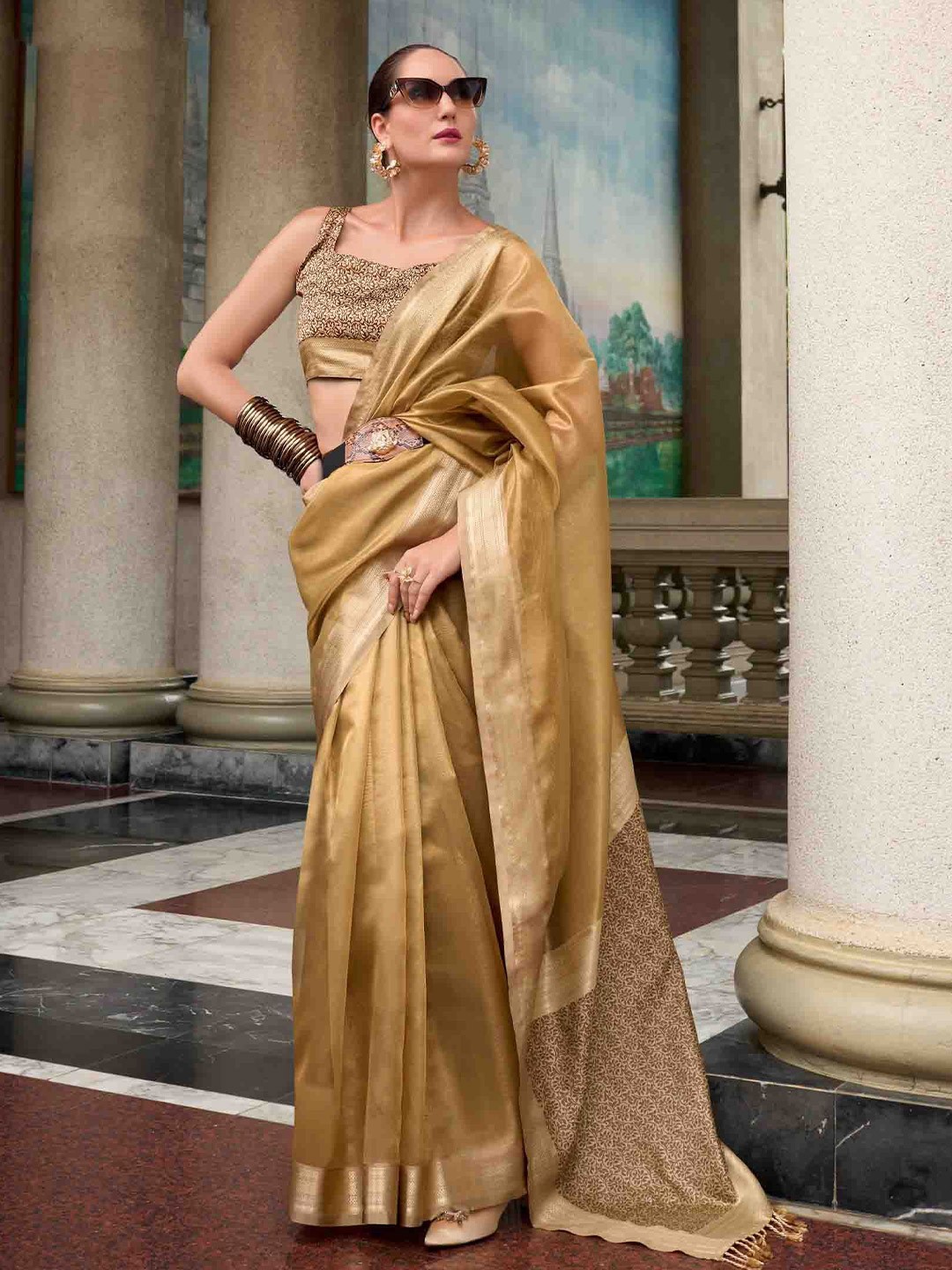 

Blissta Woven Design Zari Linen Blend Handloom Saree, Khaki