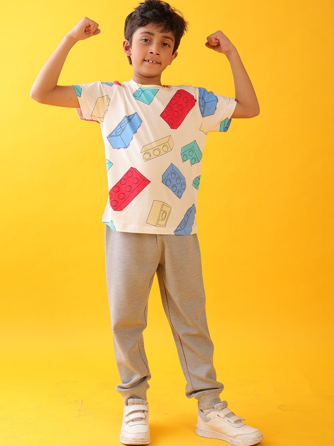 

Anthrilo Boys Round Neck T-shirt With Joggers, White
