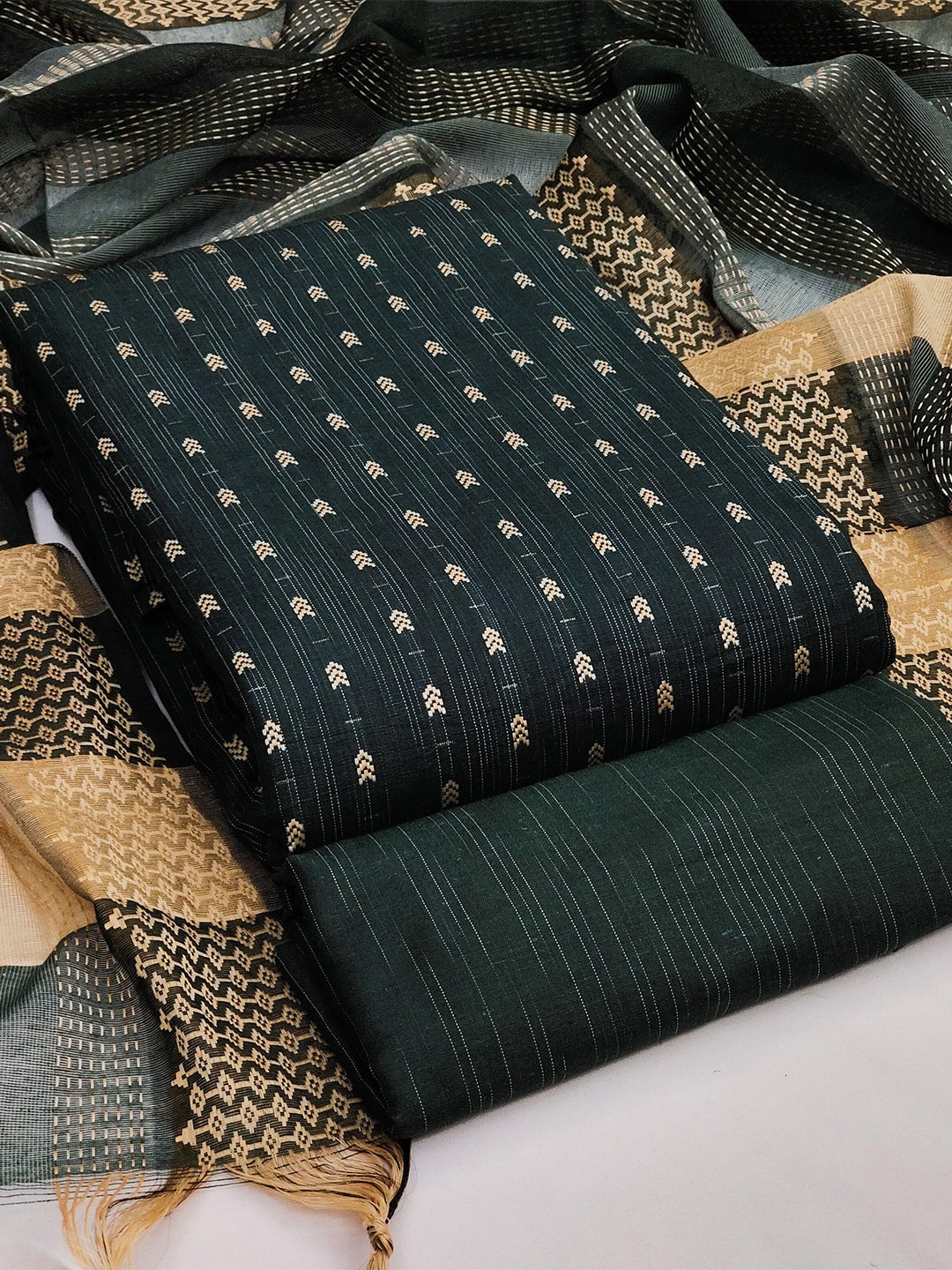 

SAINOOR Unstitched Dress Material, Green