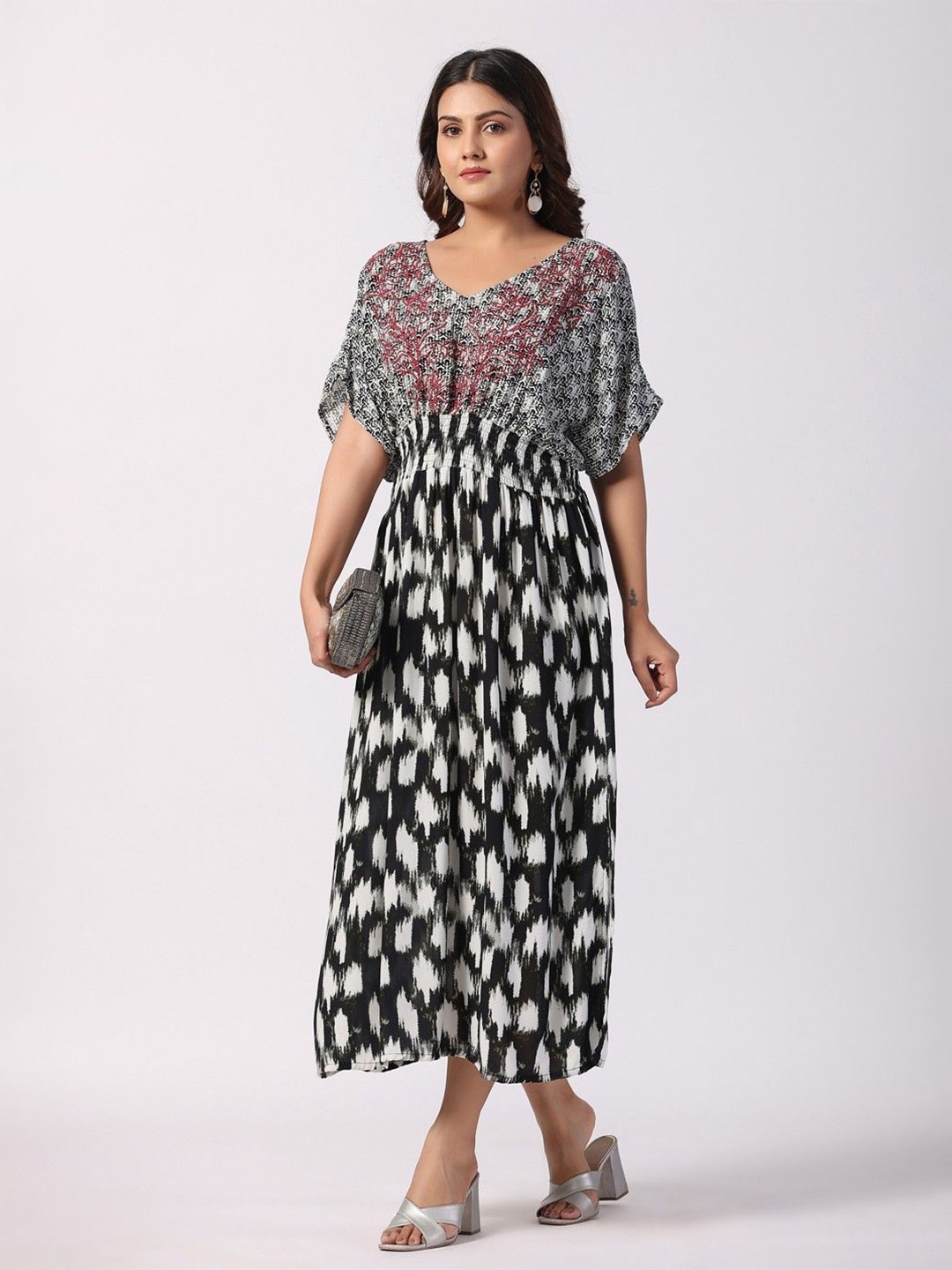 

STIL O STITCH Print Satin Fit & Flare Maxi Dress, Black