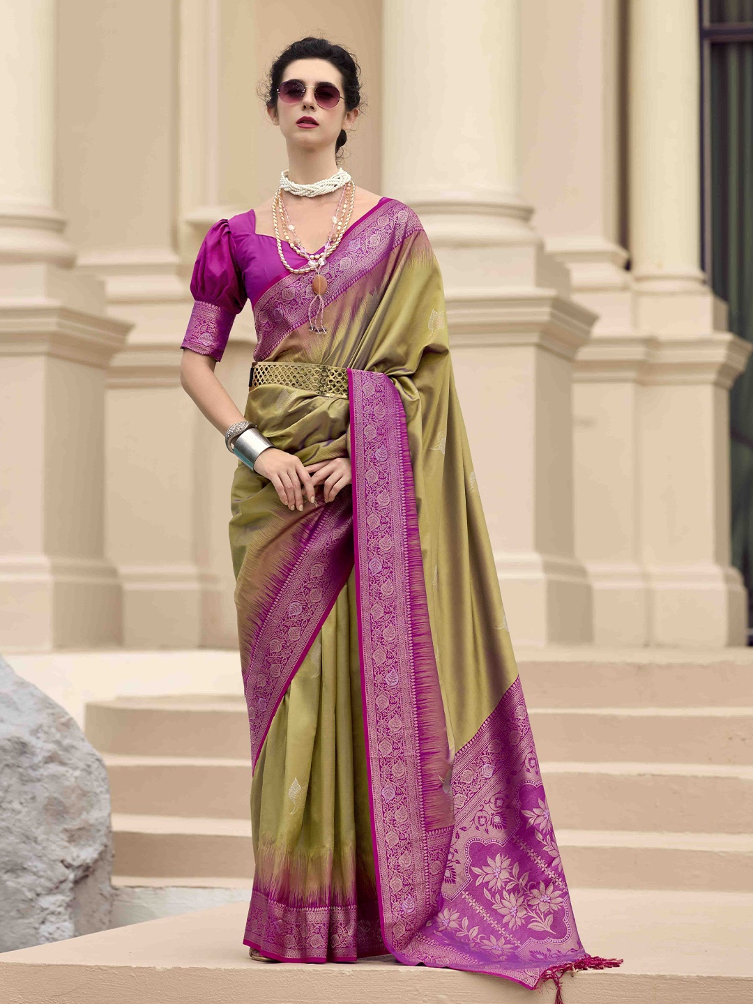 

KIMISHA Woven Design Zari Silk Blend Handloom Saree, Green