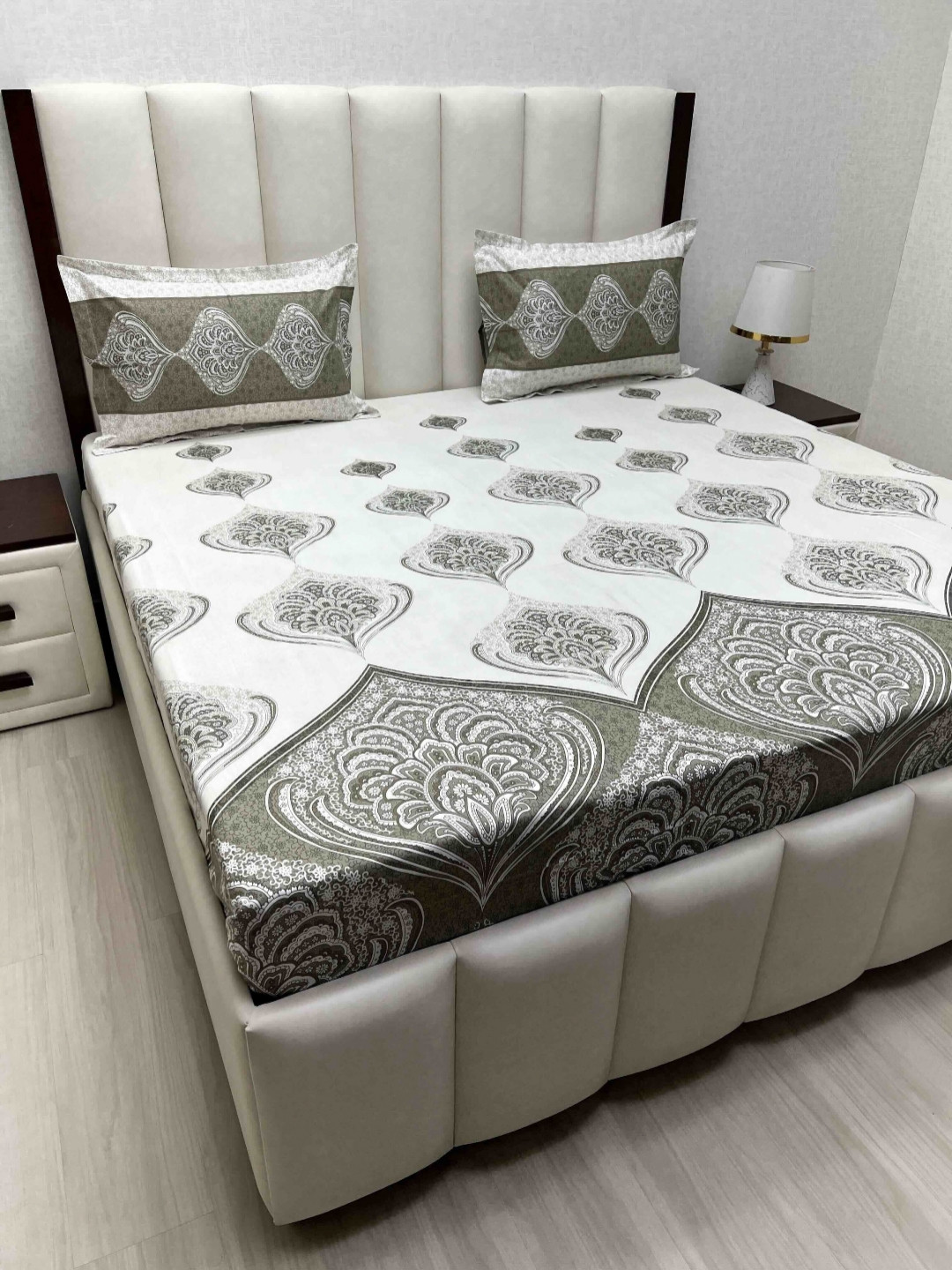 

Pure Decor Lifestyle Brown Printed Pure Cotton 300 TC King Bedsheet Set 2.74m X 2.74m