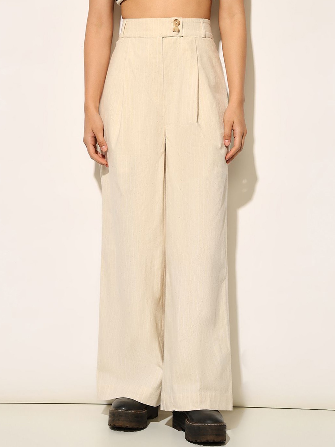 

ONLY Women Straight Fit High-Rise Pleated Trousers, Cream