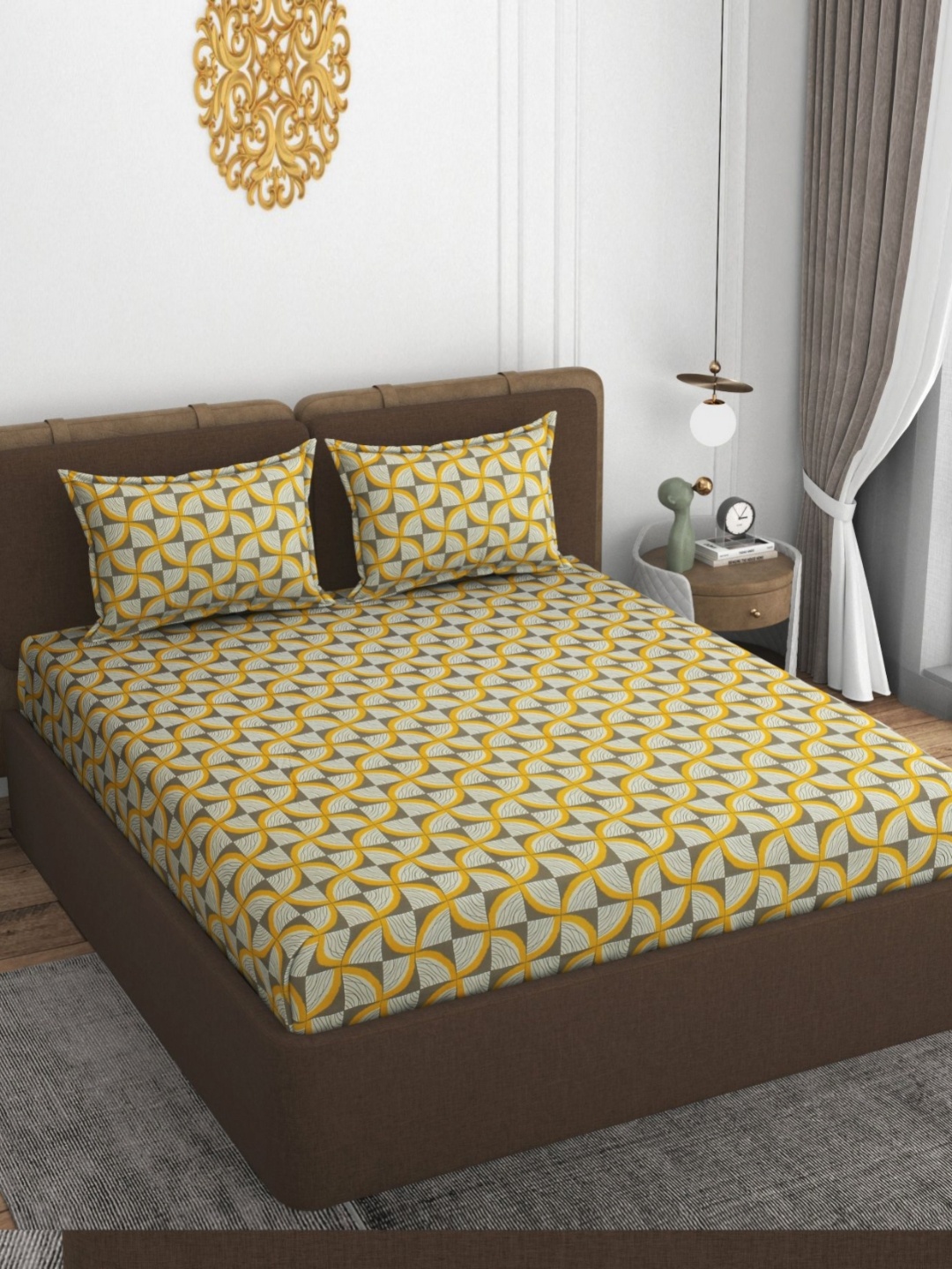 

VOMZER Yellow Geometric 210 TC Queen Bedsheet with 2 Pillow Covers