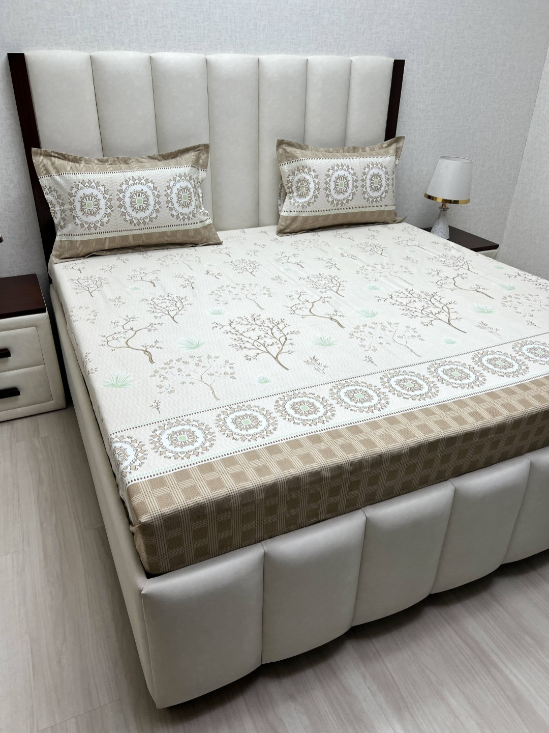 

Pure Decor Royal Passion Brown Printed Cotton 260 TC King Bedsheet Set 2.74m x 2.74m