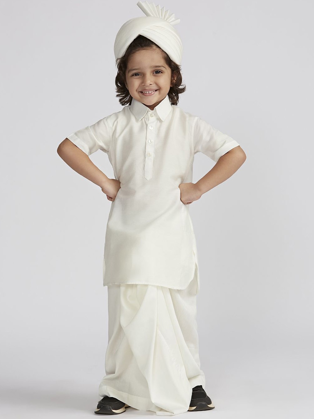

VASTRAMAY Boys Shirt Collar Straight Kurta With Veshti & Safa, White