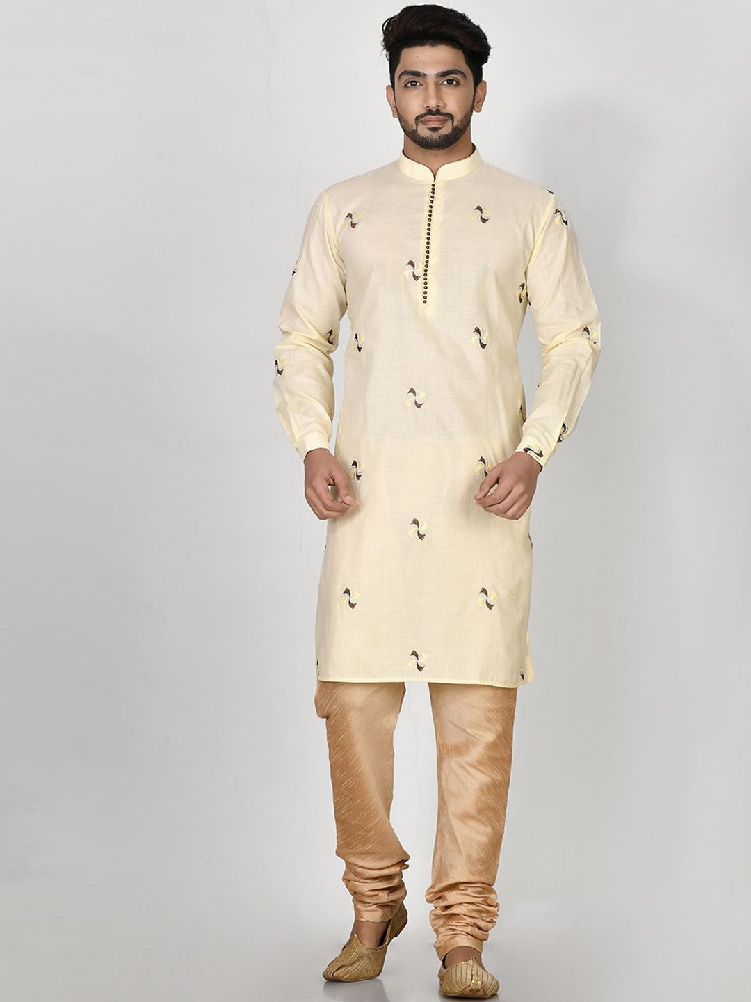 

RANAK Men Paisley Embroidered Organic Cotton Kaftan Kurta, Green