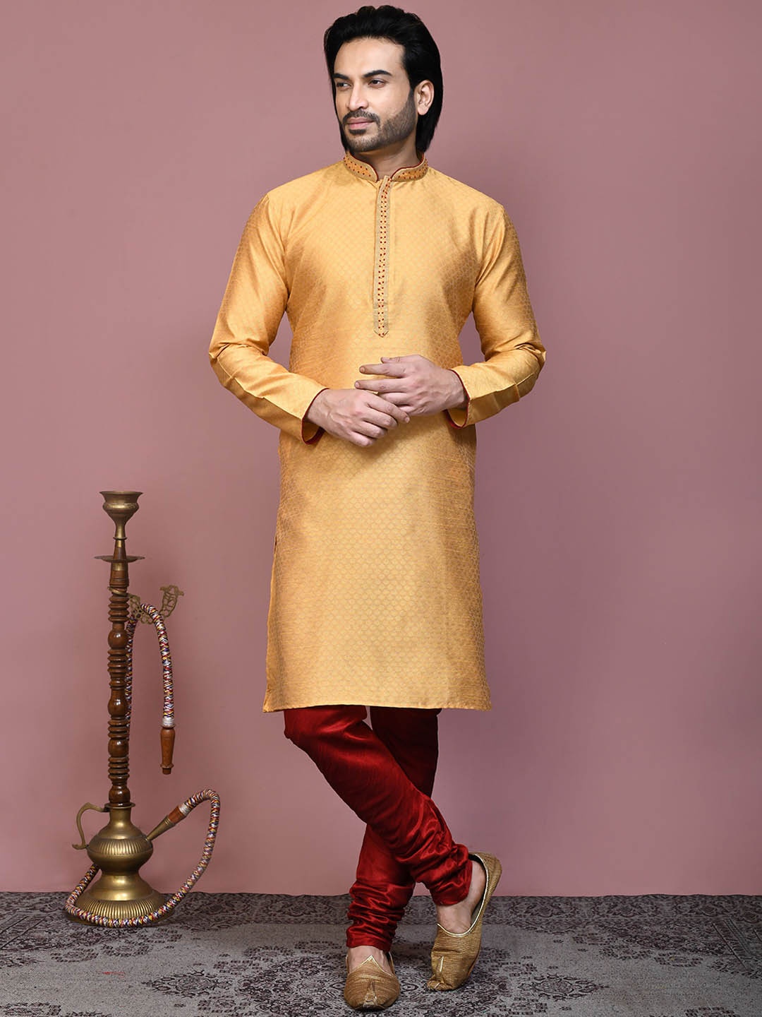 

RANAK Men Embroidered Regular Kurta with Pyjamas, Gold