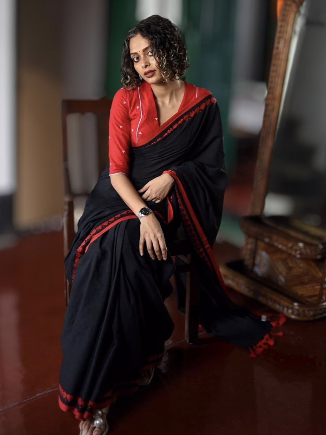 

Ruuprekha Pure Cotton Khadi Saree, Black