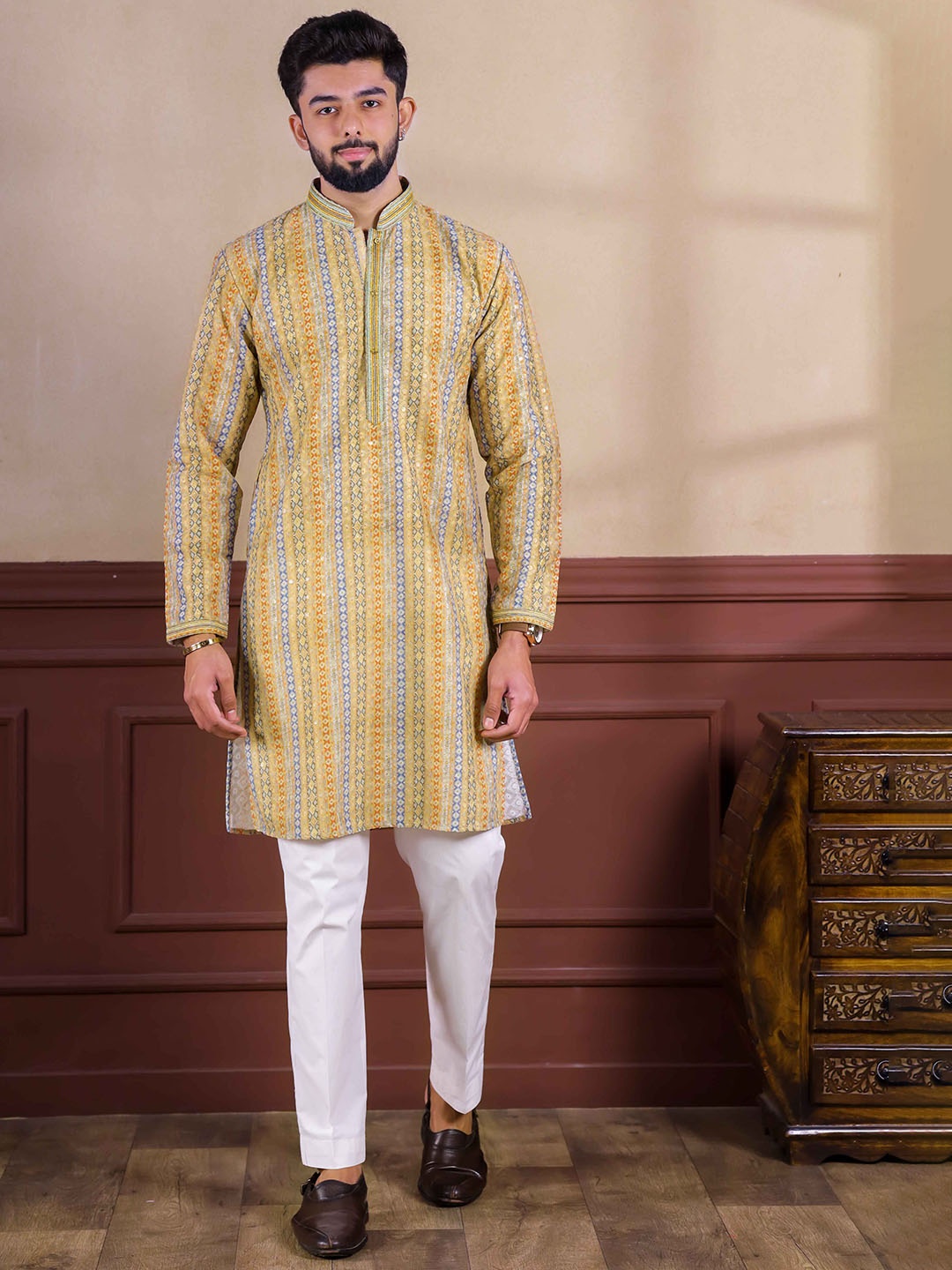 

Koshin Ethnic Motifs Printed Straight Kurta with Pyjamas, Yellow