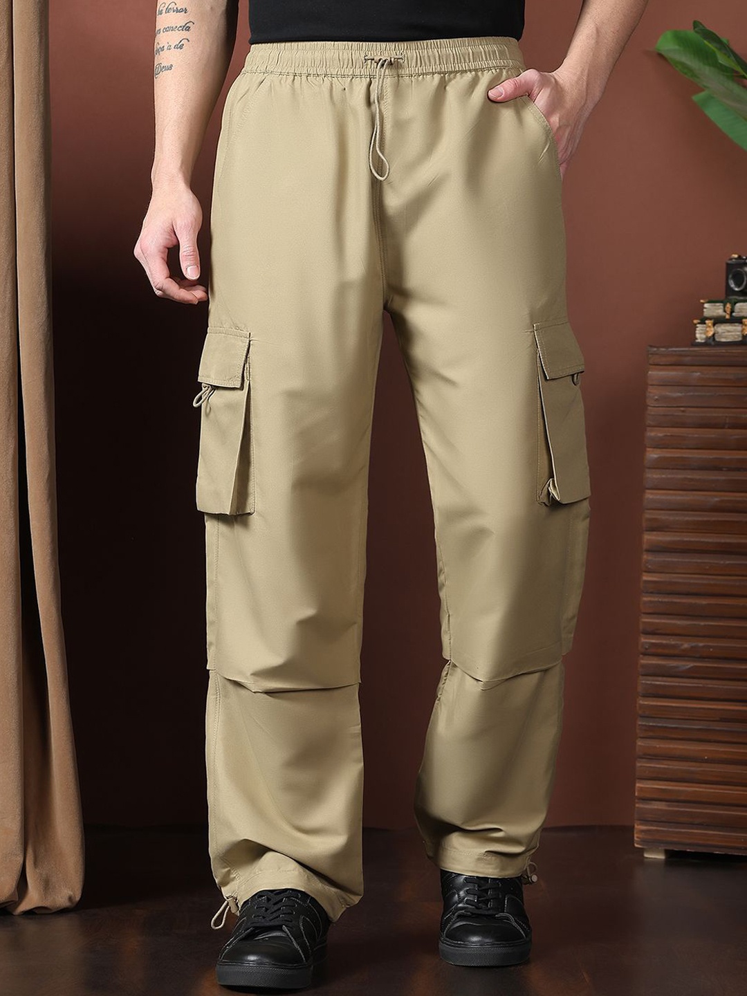

Kotty Men Relaxed Easy Wash Cargos Trousers, Brown