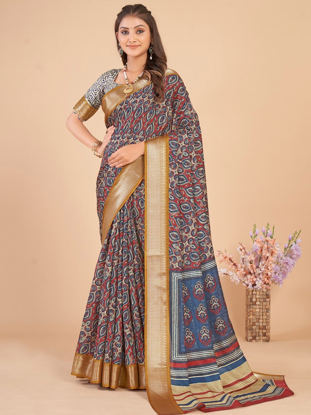 

Anouk Rustic Zari Silk Blend Sungudi Saree, Navy blue