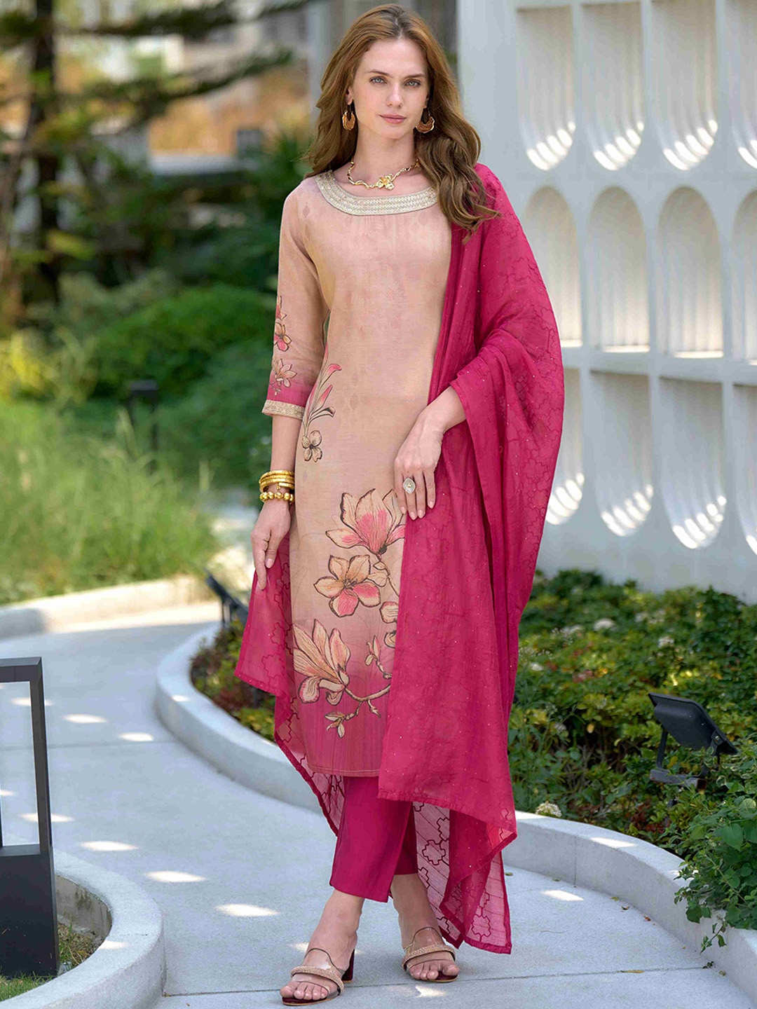 

MOJILAA Women Floral Embroidered Regular Sequinned Kurta with Trousers & With Dupatta, Peach