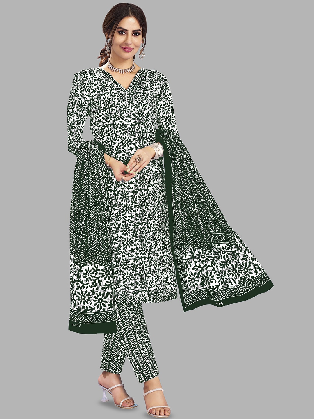 

Simmu Floral Printed Pure Cotton V-Neck Straight Kurta With Trousers And Dupatta, Green