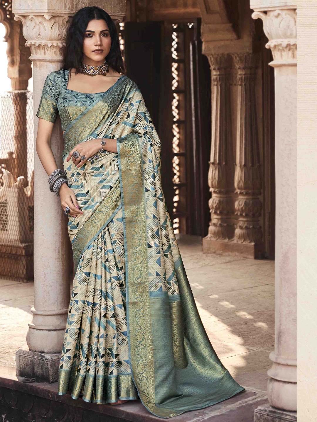 

Blissta Woven Design Silk Blend Saree, Turquoise blue